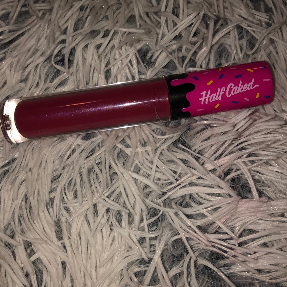 Half caked liquid lipstick